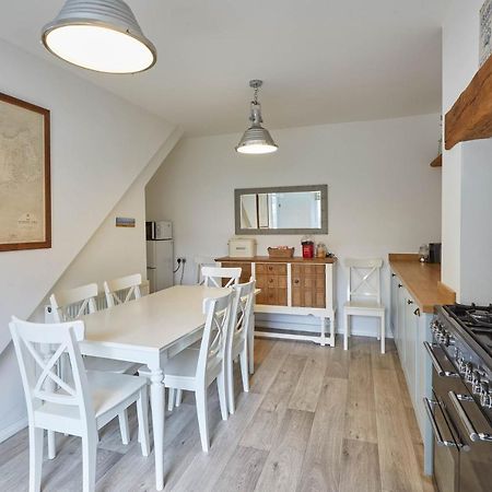 Host & Stay - Adventure House Уитби Экстерьер фото