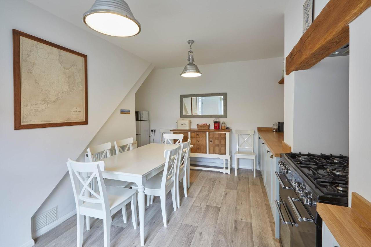 Host & Stay - Adventure House Уитби Экстерьер фото